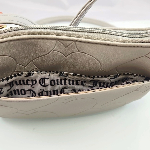 New! Juicy Couture Cream Heart Crossbody Bag - Picture 10 of 16